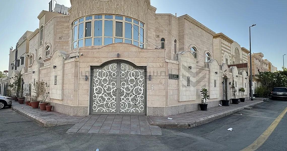 فيلا بناء شخصي مع عمارة سكنية مؤجرة للبيع