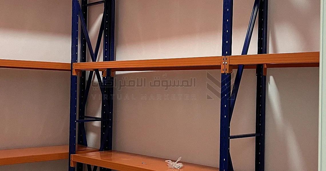 مواقف ومستودعات آمنة بالرياض!